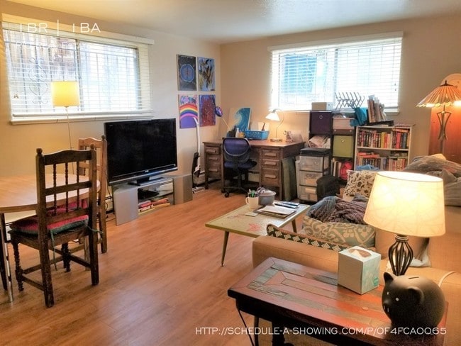 Building Photo - 1335 Monroe St