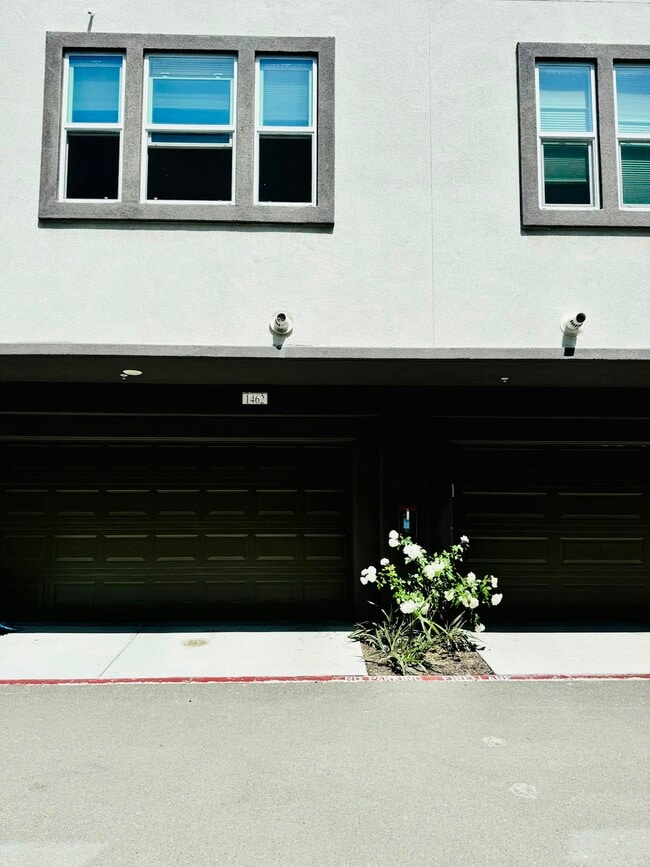 Building Photo - 1462 Cherry Cir