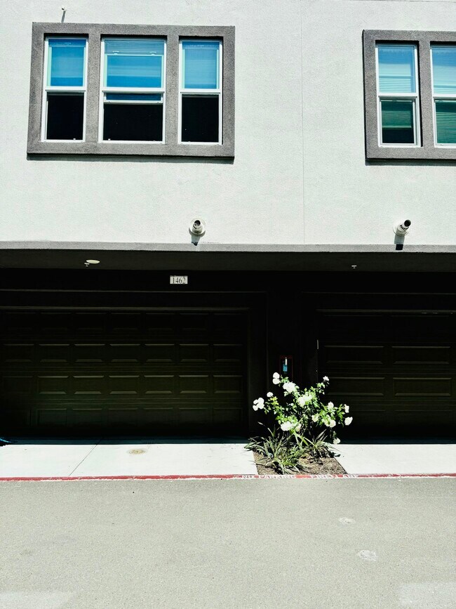 Foto del edificio - 1462 Cherry Cir