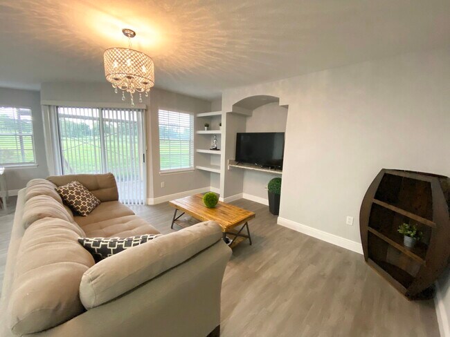 Photo - 7330 Westpointe Blvd Apartment