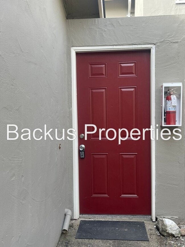 Foto del edificio - 19120 Creekside Pl