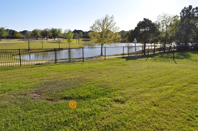 Foto del edificio - 28127 Scenic Shore Ln