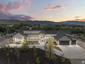 Building Photo - 5240 E Lake Creek Rd