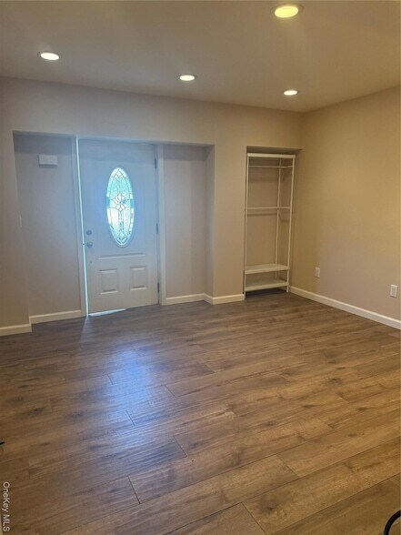 Foto del edificio - 8 McCullums Ln