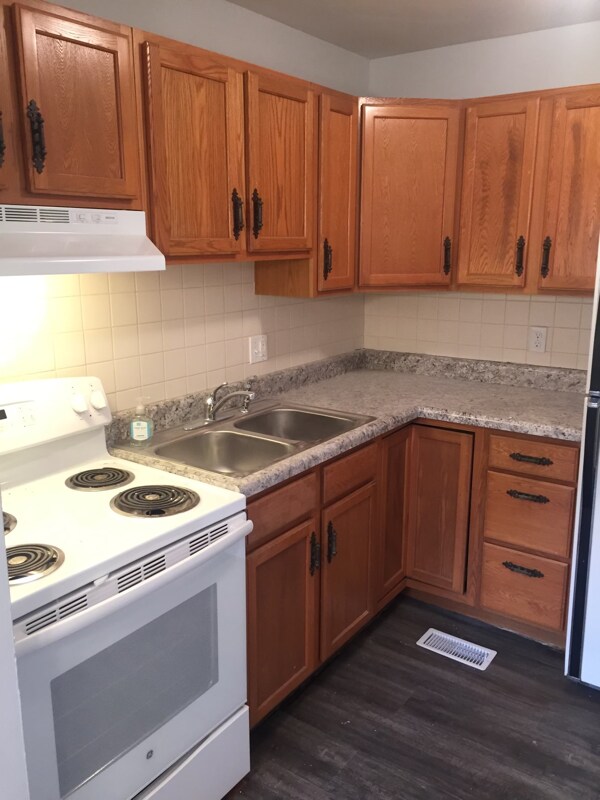 718 Village Ln, Newburgh, IN 47630 House Rental in Newburgh, IN