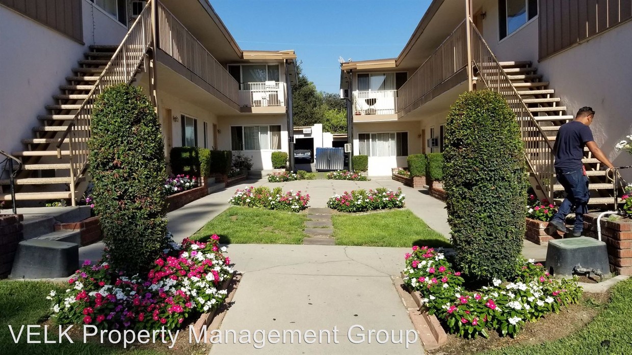 Primary Photo - 1 br, 1 bath Apartment - 700 Sunset Blvd