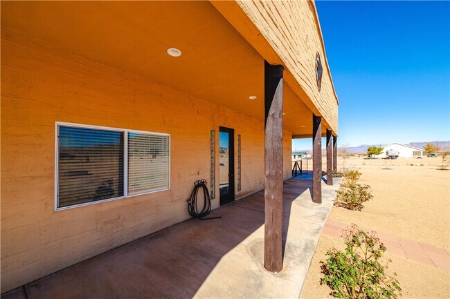 Foto del edificio - 10563 N Garrett Dr