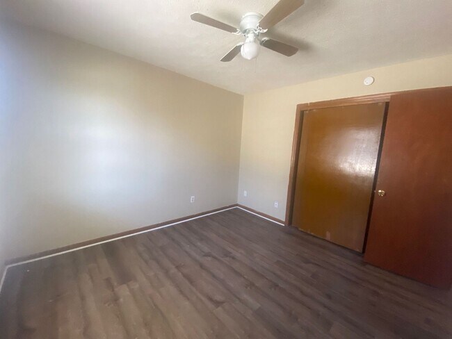 Building Photo - 3902 Wave Ave