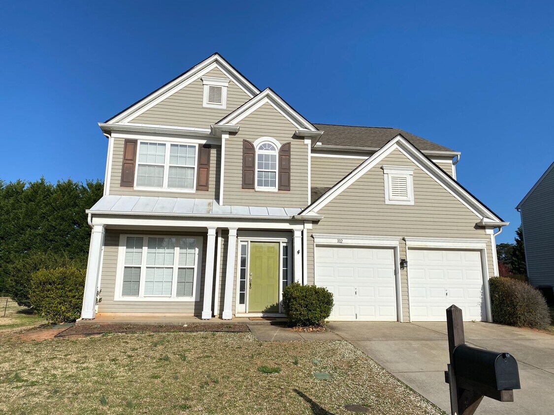 4 bedroom 2.5 Bathroom in the Five Forks Area House Rental in