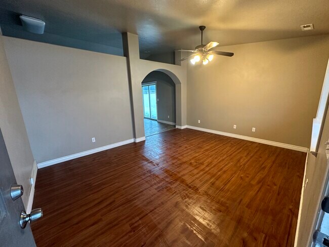 Building Photo - 3675 Capstone Dr