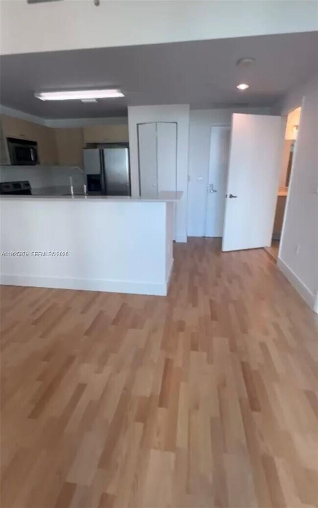 Foto del edificio - 350 NE 24th St