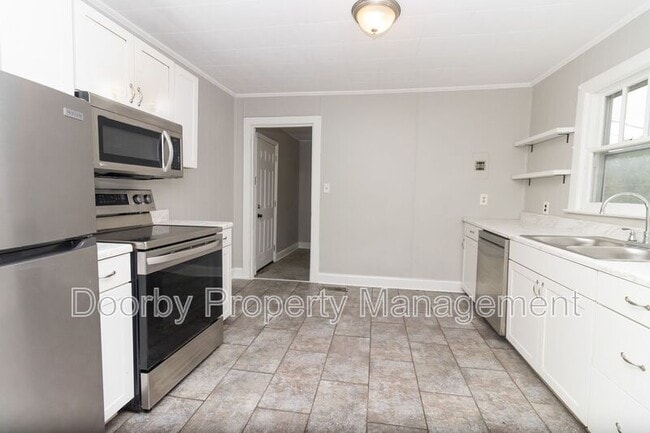 Building Photo - 640 Lupton Dr