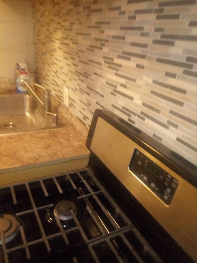 Foto del edificio - 688 Communipaw Ave