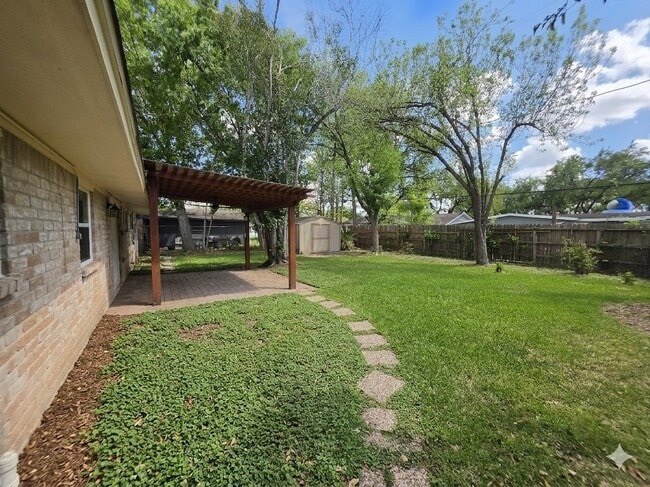 Building Photo - 3907 Grapevine St