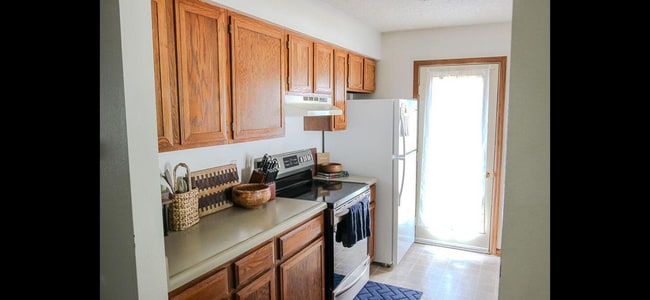 Kitchen - 3422 West St