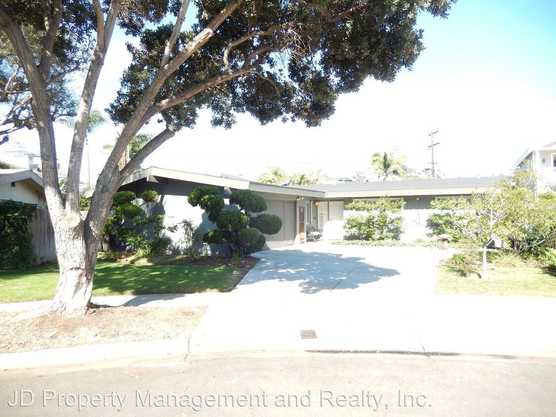 Primary Photo - 4 br, 2 bath House - 31 Ocean Ct.