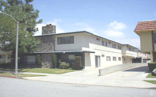 Building Photo - 26 N 5th St
