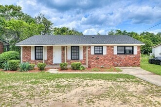 Building Photo - 2701 Deen Ave