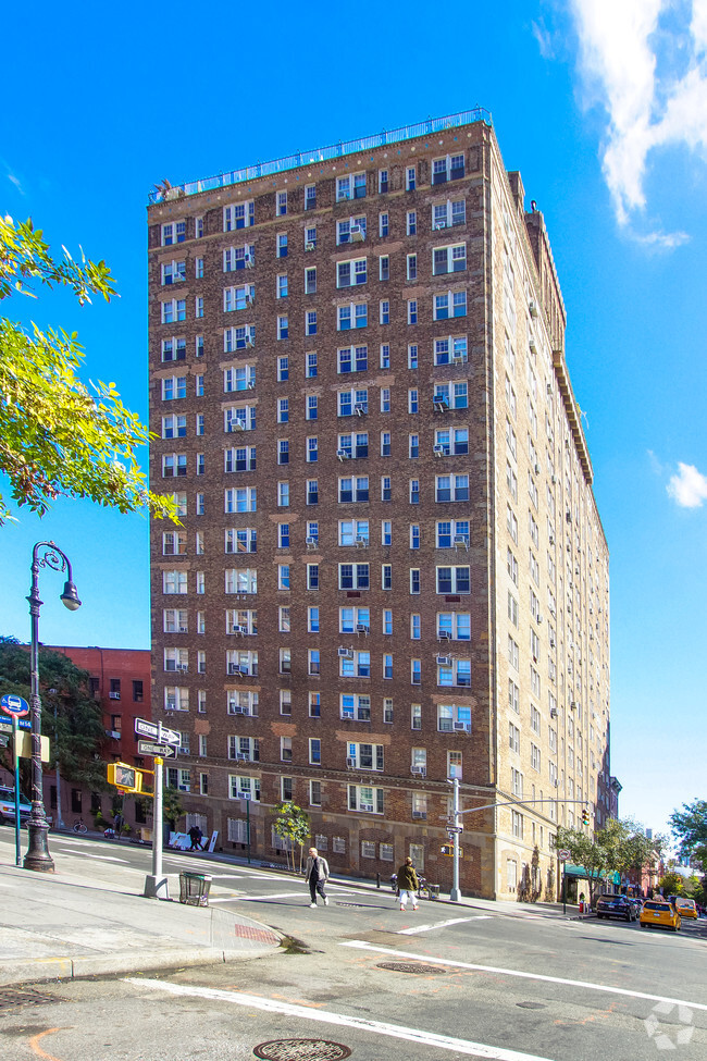 Foto del edificio - 299 W 12th St