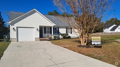 Building Photo - 312 S Tree Ct