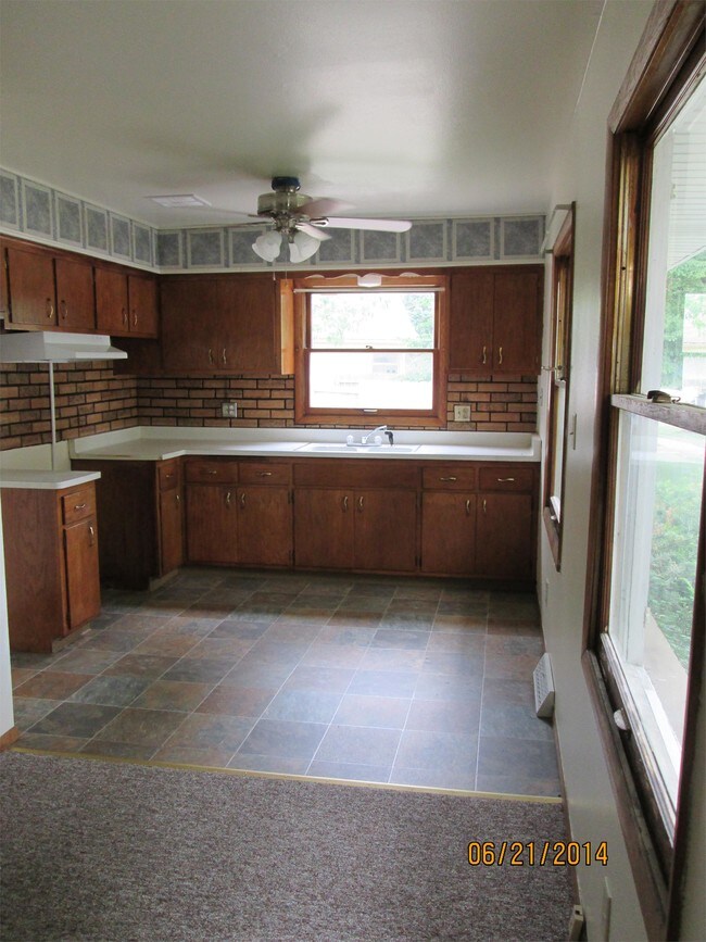 Building Photo - 4624 Pershing Blvd