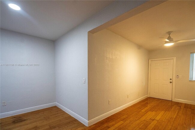 Building Photo - 7315 Carlyle Ave