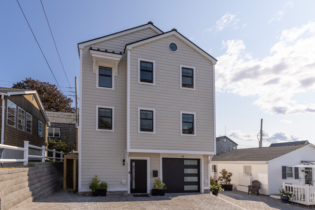 Building Photo - 16 Boars Head Ter