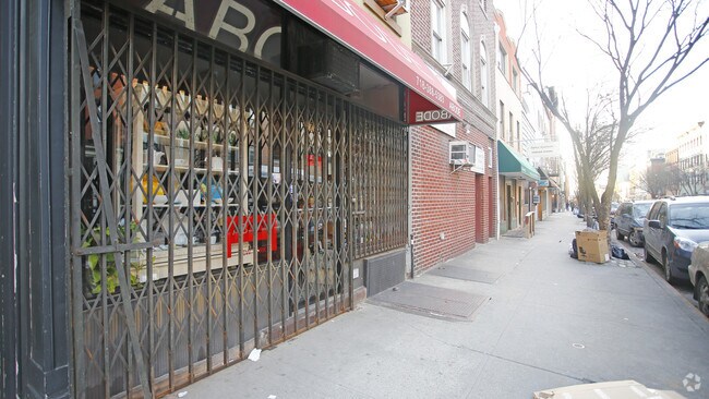 Building Photo - 179 Grand St