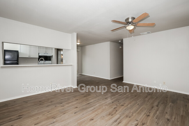 Foto del edificio - 8822 Meadow Range St