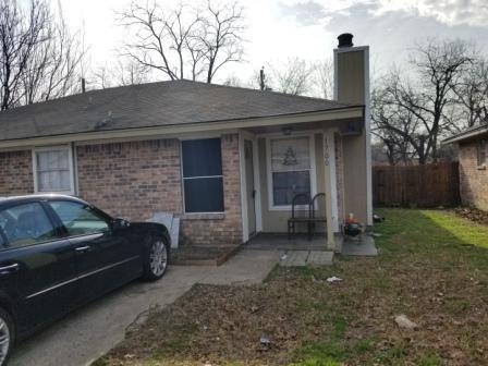 Primary Photo - 1700 Windsong Ln