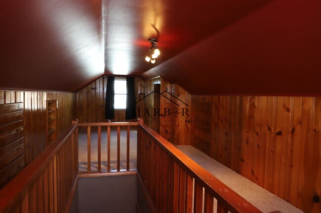 Foto del edificio - 406 18th Ave SW