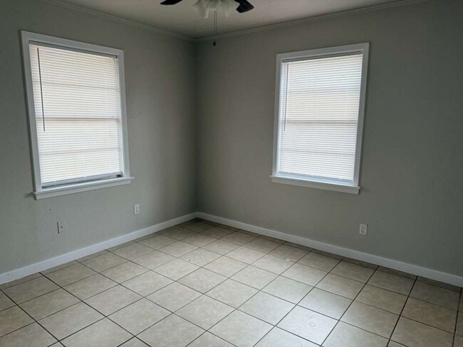 Foto del edificio - 435 S Beech St