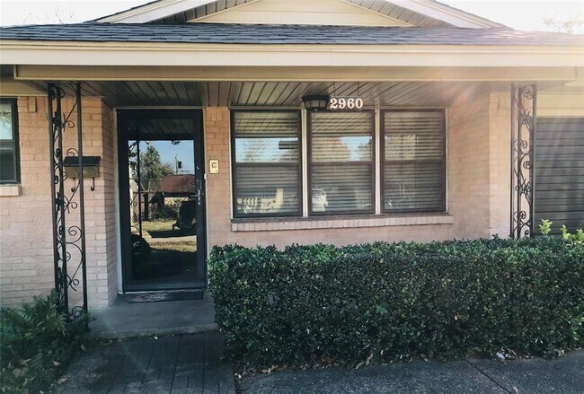 Building Photo - 2960 Amber Ln