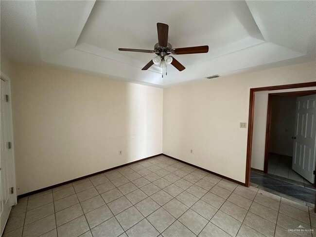 Building Photo - 10 N Birch St