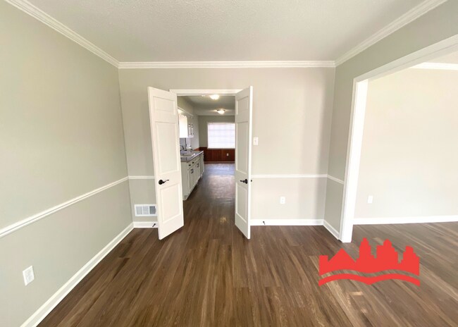 Building Photo - 5408 Elmhurst Ave