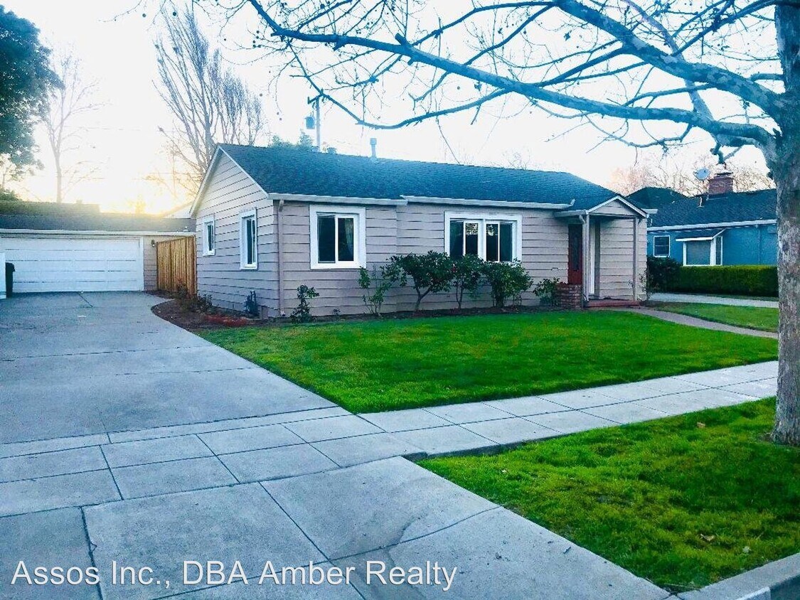Primary Photo - 1081 Cherry Ave