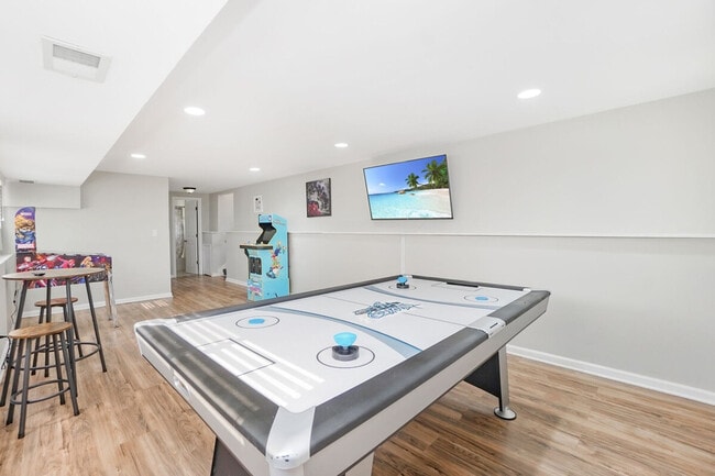 Building Photo - 238 Carter Ct