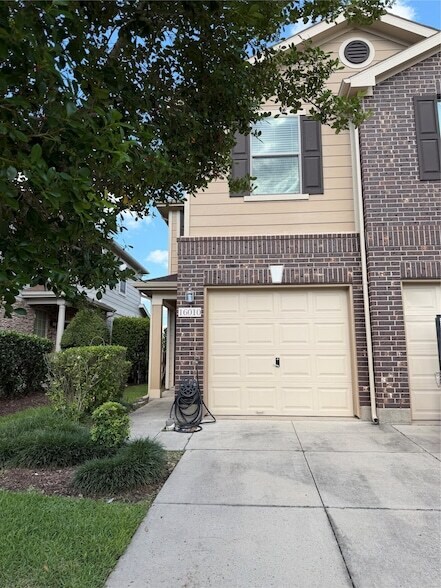 Foto del edificio - 16010 Limestone Lake Dr