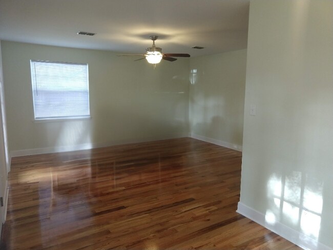 Foto del edificio - 1224 Stearns St