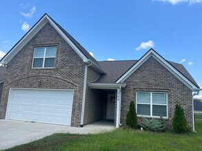 Building Photo - 364 Green Hills Dr