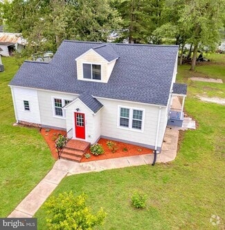202 Oak St