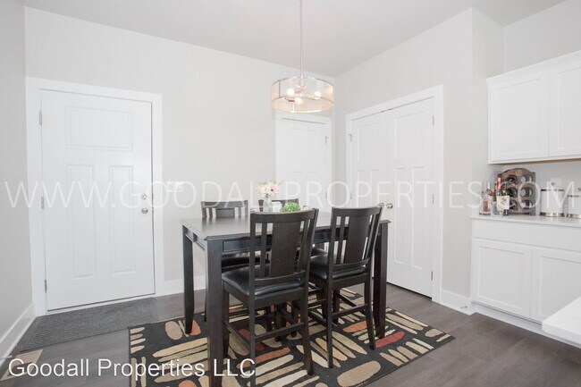 Building Photo - 3 br, 2.5 bath House - 4658 172nd St