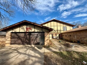 Building Photo - 4614-4616 Edinburgh Dr