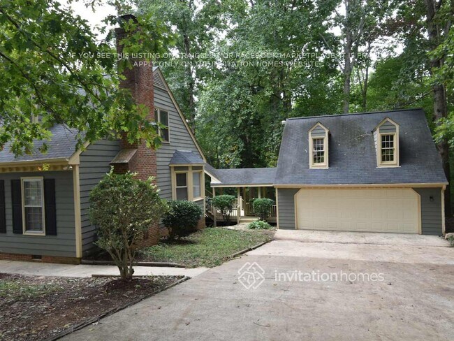 Building Photo - 8317 Ashwood Dr