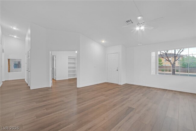 Foto del edificio - 164 Cloudcrest Dr