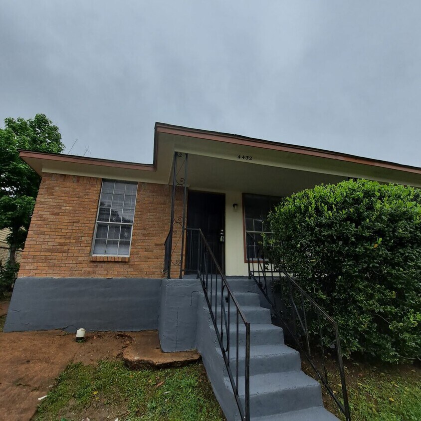 Primary Photo - 4432 Sumners Wells Rd