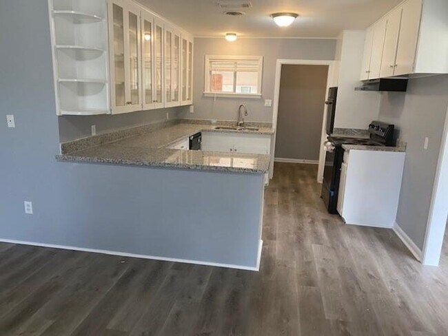 Foto del edificio - RECENTLY REMODELED 3 BEDROOM 2 BATH HOME WITH 1691 IN SWEENY, TEXAS