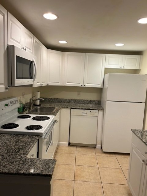 Foto del edificio - 480 NW 20th St