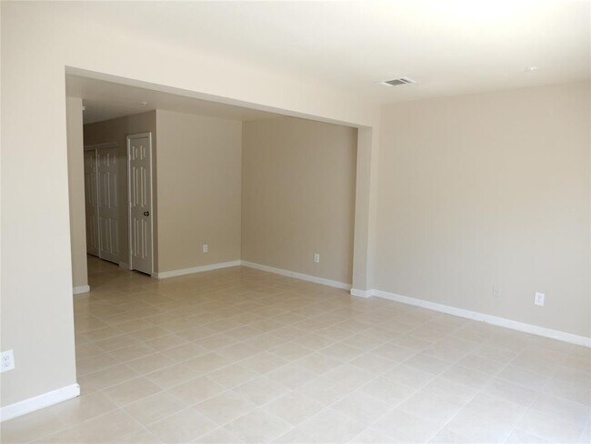 Foto del edificio - 1810 Country Village Blvd