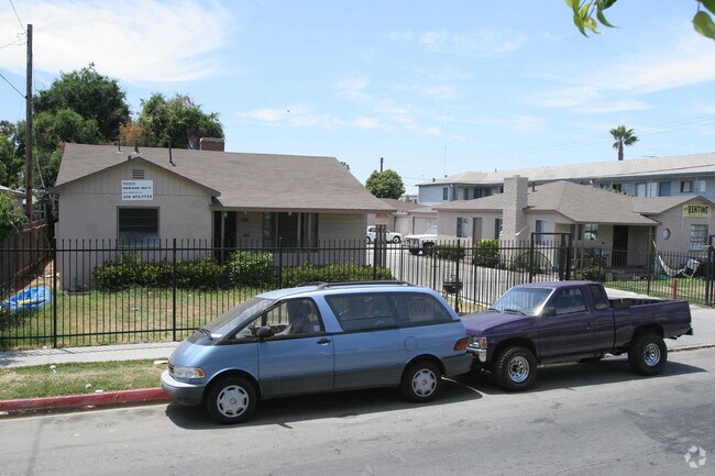 Foto del edificio - 14903-14909 Chadron Ave